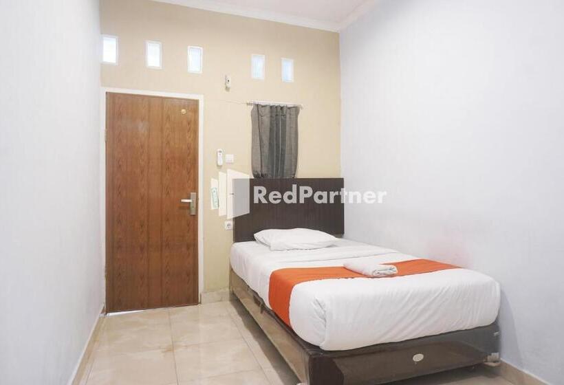 호텔 Tassa Homestay Syariah Mitra Reddoorz