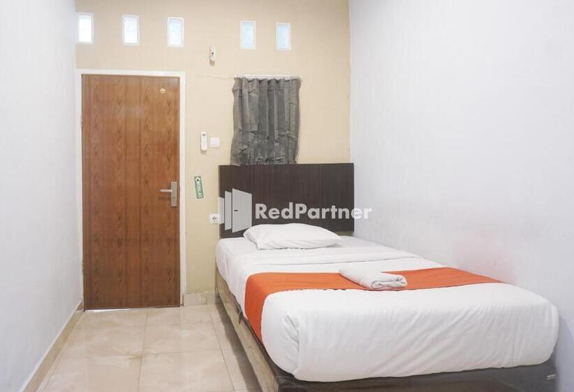 호텔 Tassa Homestay Syariah Mitra Reddoorz