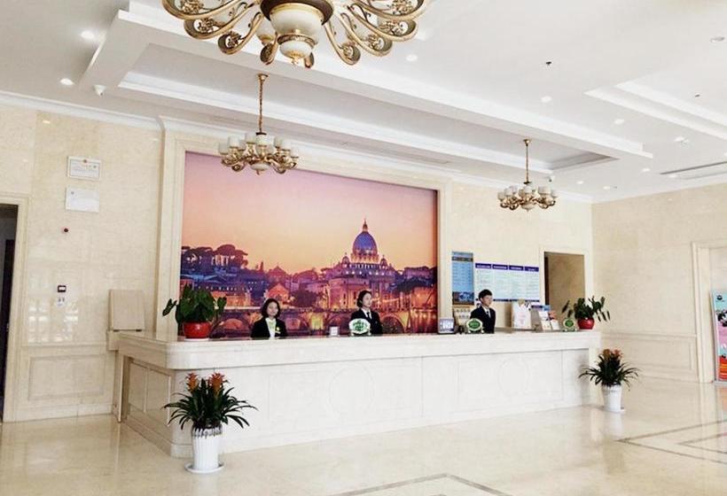 Отель Vienna International