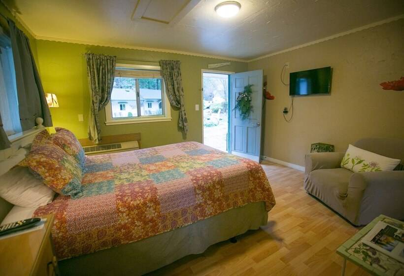 汽车旅馆 Outside Inn