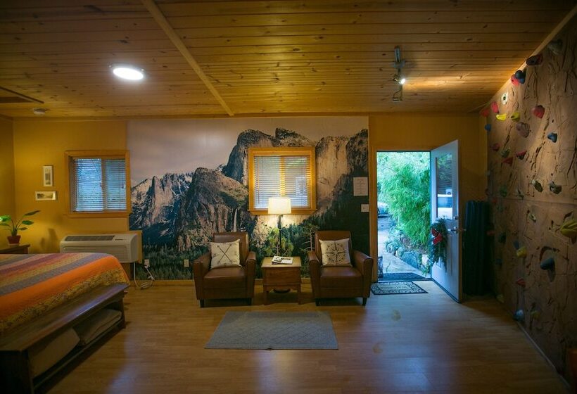 汽车旅馆 Outside Inn