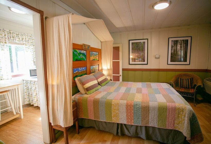 فندق على الطريق Outside Inn