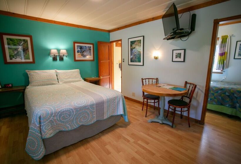 فندق على الطريق Outside Inn