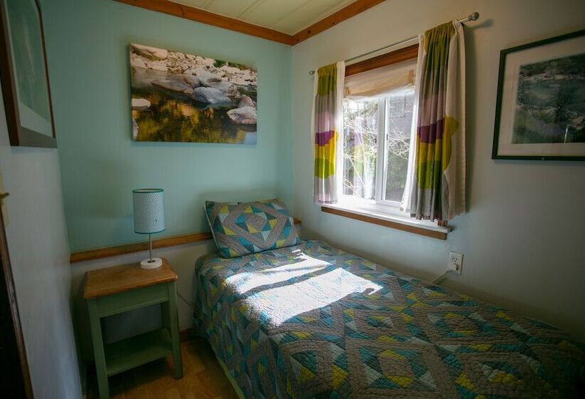 汽车旅馆 Outside Inn