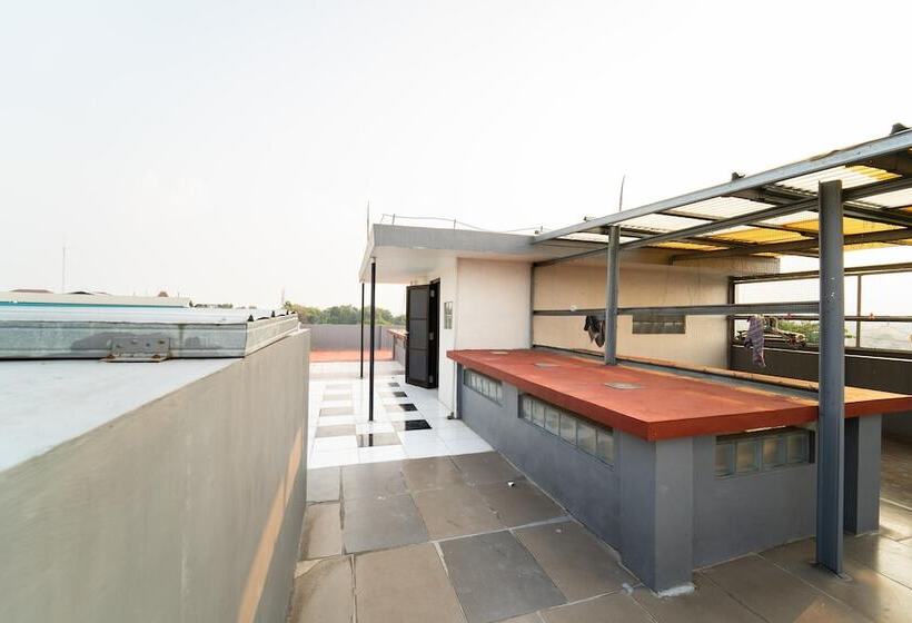 펜션 Koolkost Syariah Near Mrt Lebak Bulus Station