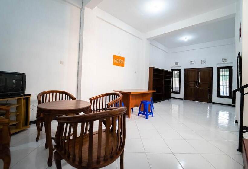 펜션 Koolkost Syariah Near Mrt Lebak Bulus Station