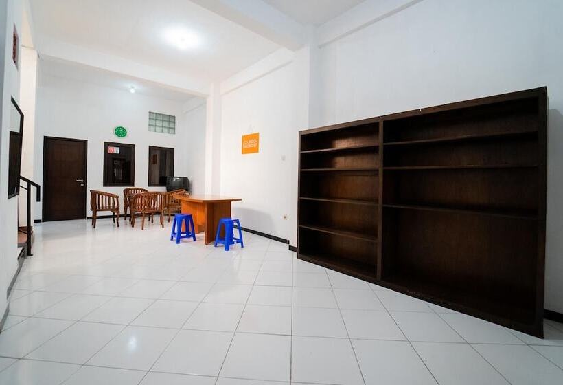 Пансион Koolkost Syariah Near Mrt Lebak Bulus Station