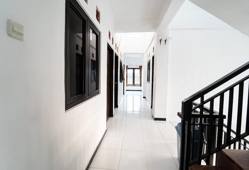 Пансион Koolkost Syariah Near Mrt Lebak Bulus Station