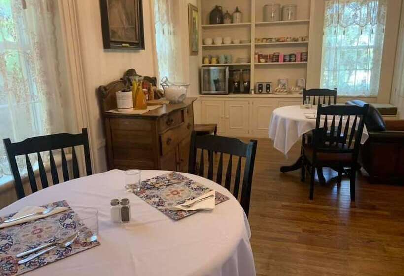 مبيت وإفطار Willard Richards Inn