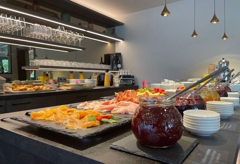 Отель Appius Design Suites B&b   Adults Only