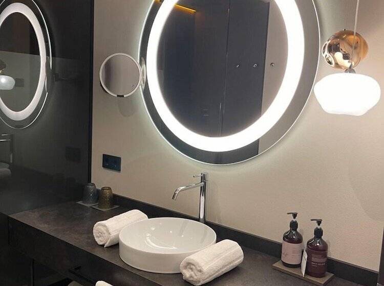 هتل Appius Design Suites B&b   Adults Only