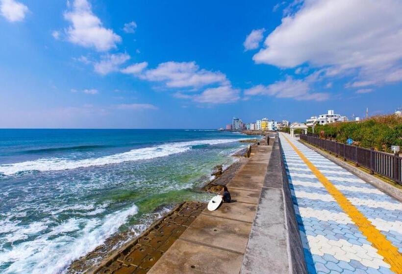 בית מלון כפרי Aqua Resort In Chatan