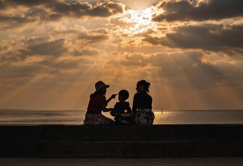 Hotel Aqua Resort In Chatan