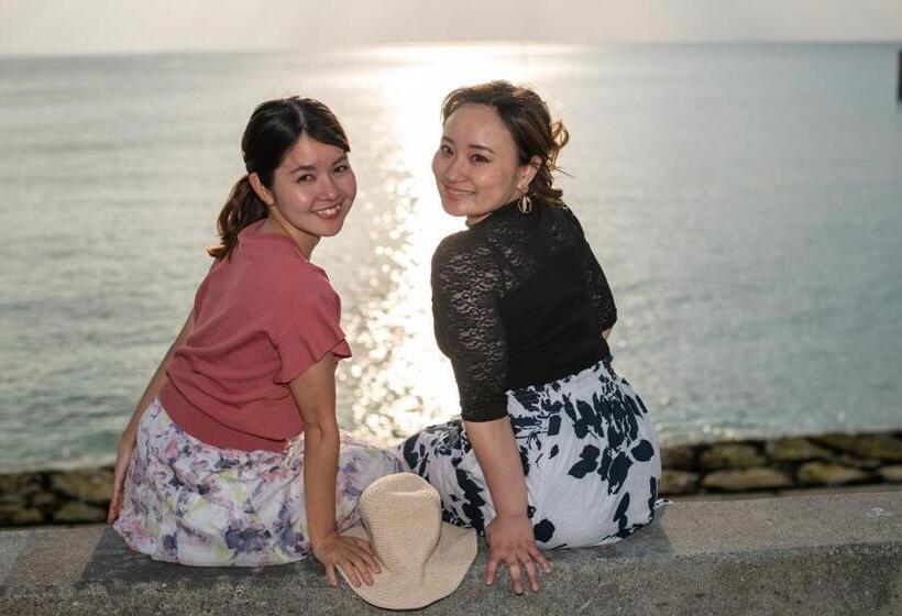 בית מלון כפרי Aqua Resort In Chatan