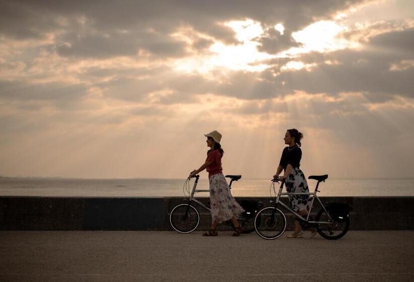 Hotel Aqua Resort In Chatan