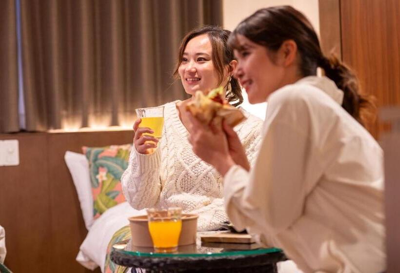 Hotel Aqua Resort In Chatan