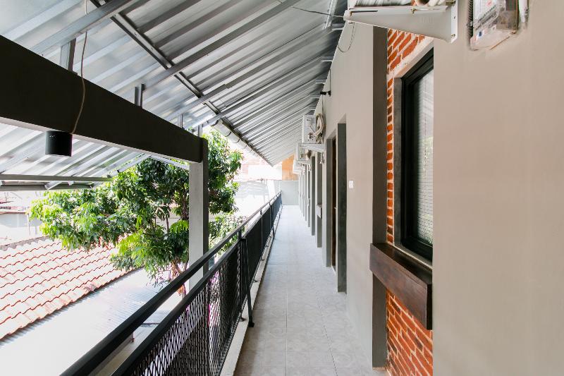 호텔 Capital O 1898 Louise Place