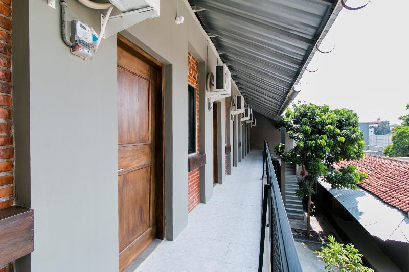 호텔 Capital O 1898 Louise Place