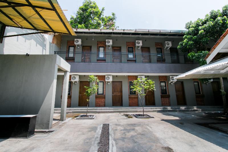 호텔 Capital O 1898 Louise Place