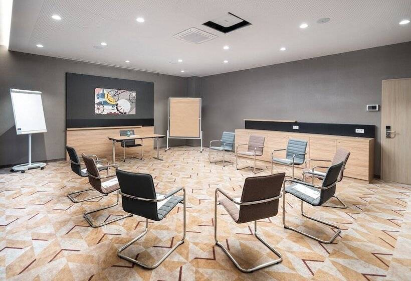 호텔 Holiday Inn   Mannheim City   Hauptbahnhof, An Ihg