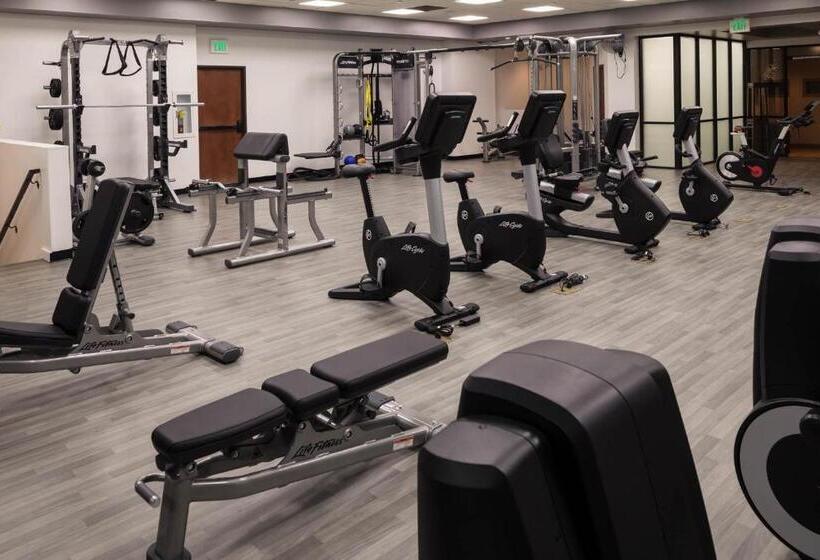 בית מלון כפרי Lake Arrowhead Resort & Spa