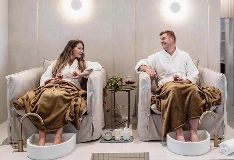 Отель Olivewood