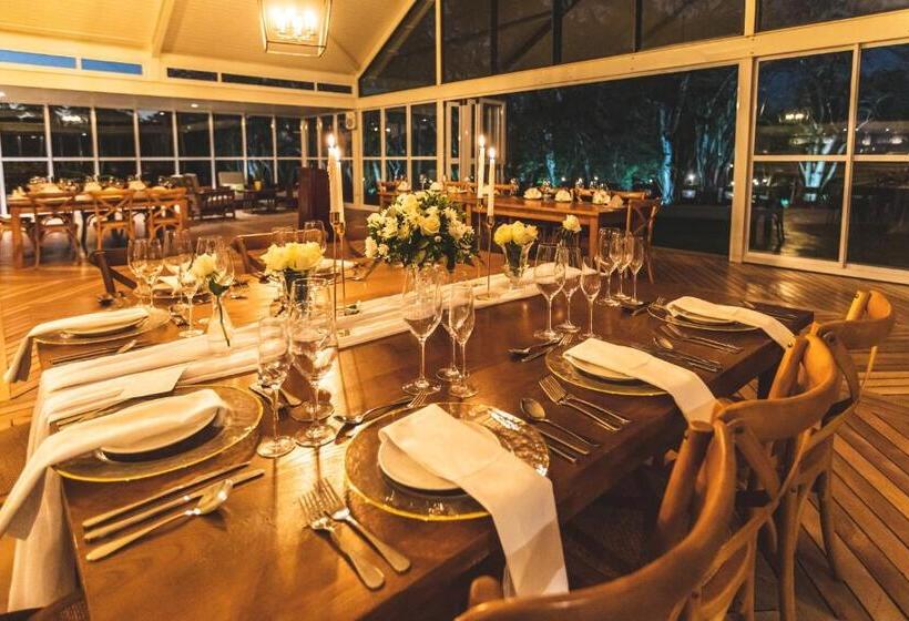 Отель Olivewood