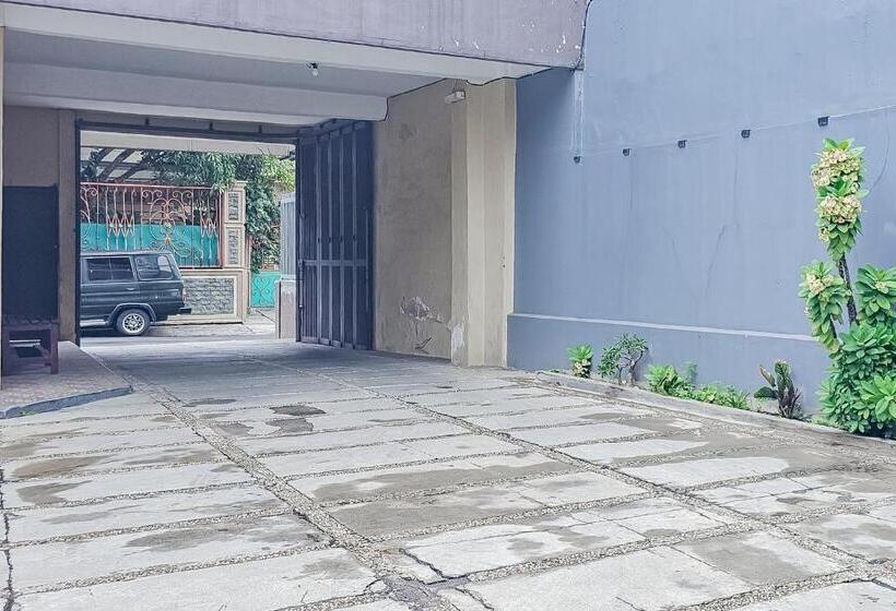 호텔 Reddoorz Near Alun Alun Cianjur