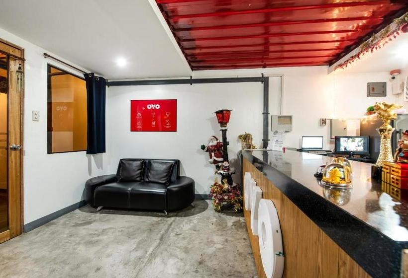 ホテル Oyo 462 Crave Park