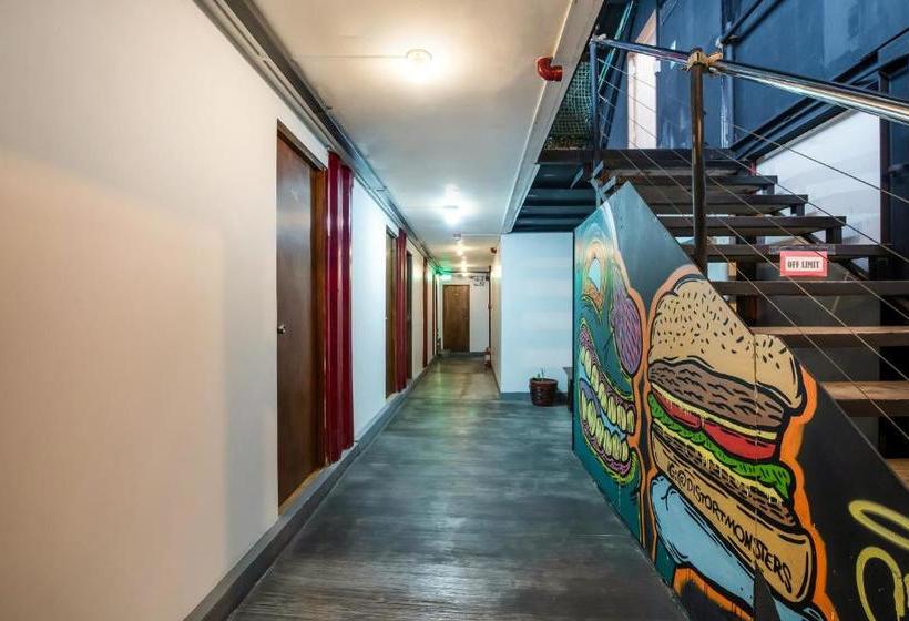 ホテル Oyo 462 Crave Park