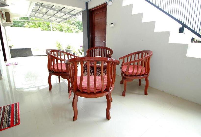 هتل Oyo 739 Residence Si Kancil