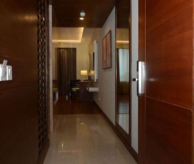 ホテル Viraj Sarovar Portico Jammu