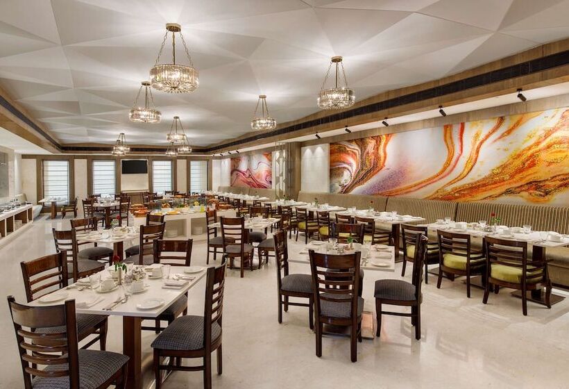 ホテル Viraj Sarovar Portico Jammu