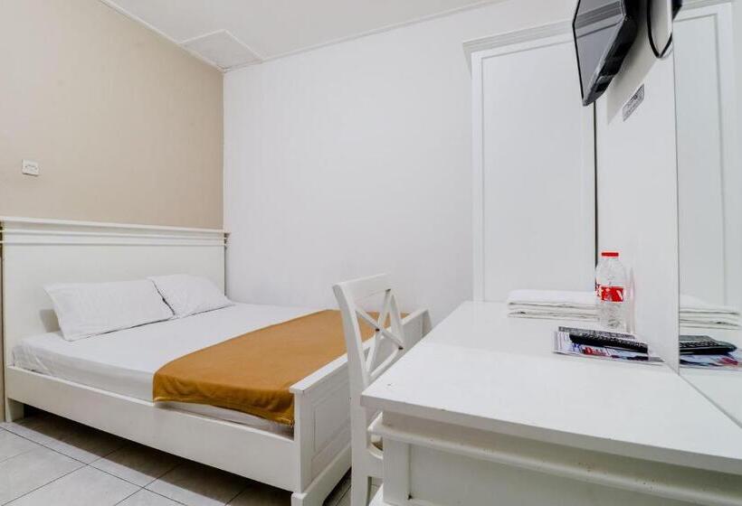 פנסיון Ratu Guesthouse