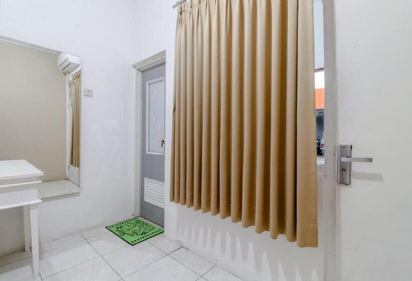 פנסיון Ratu Guesthouse