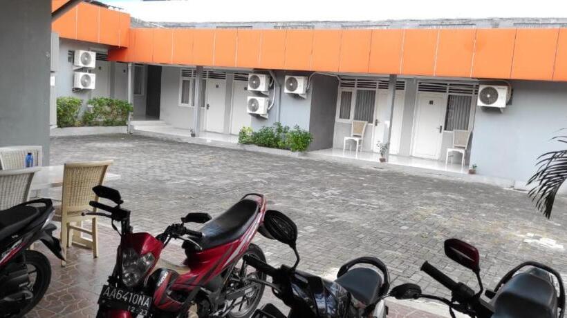 پانسیون Ratu Guesthouse