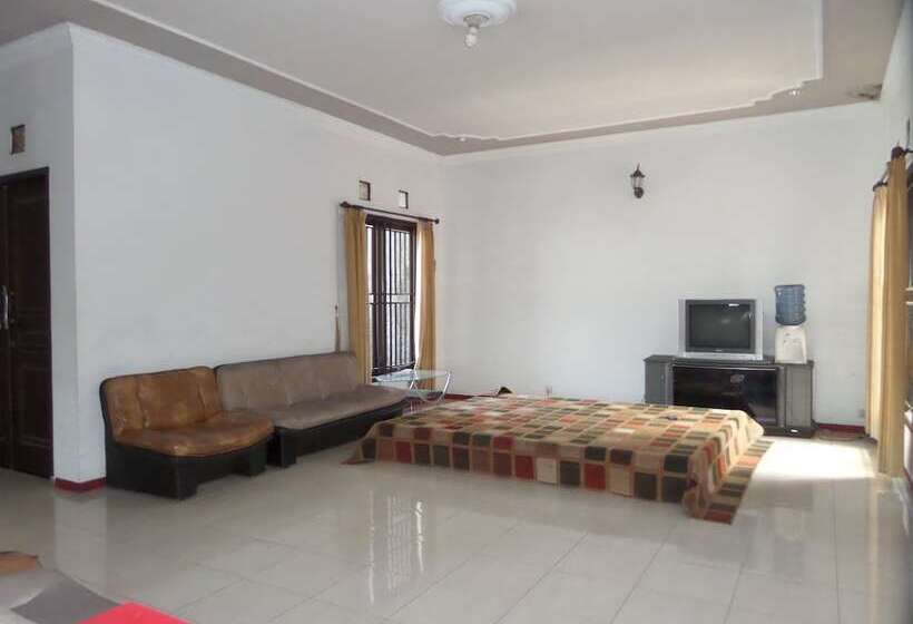 Пансион Villa Semeru 1