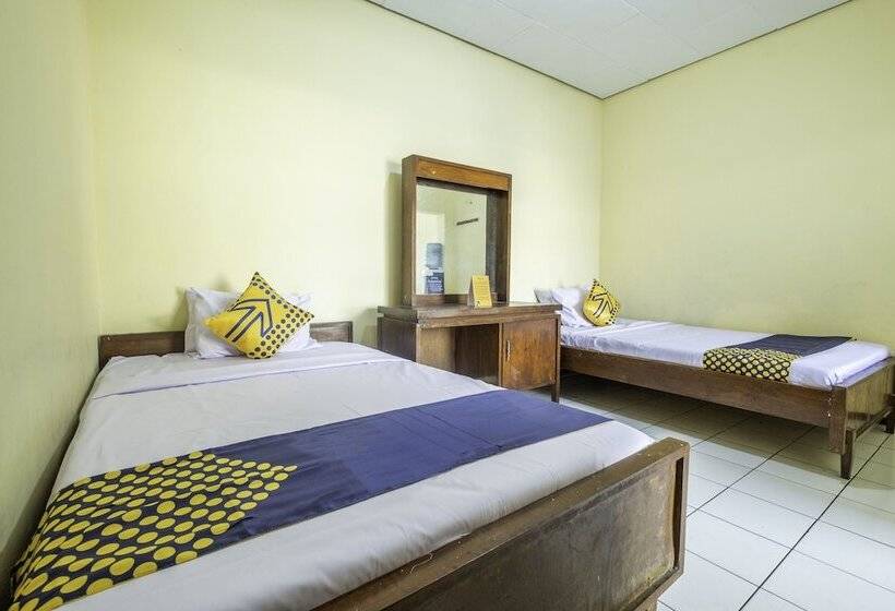 Spot On 1970 Hotel Priangan