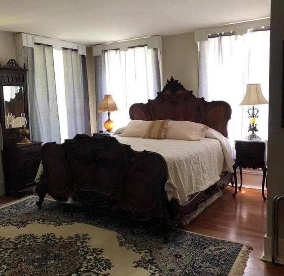 The Montgomery B&b