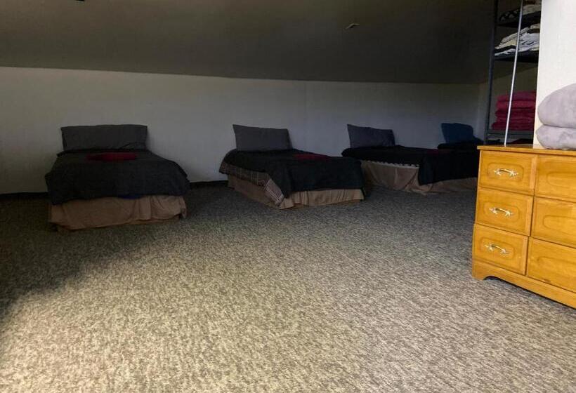 فندق صغير Mcgrath Roadhouse