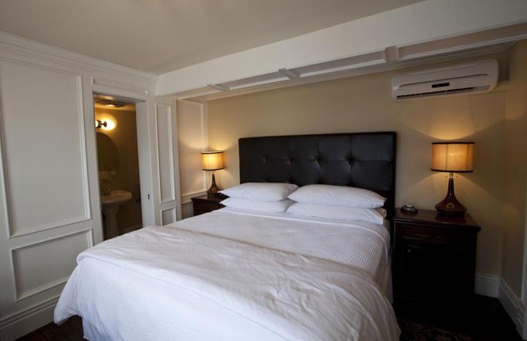 مبيت وإفطار Dickson Street Inn