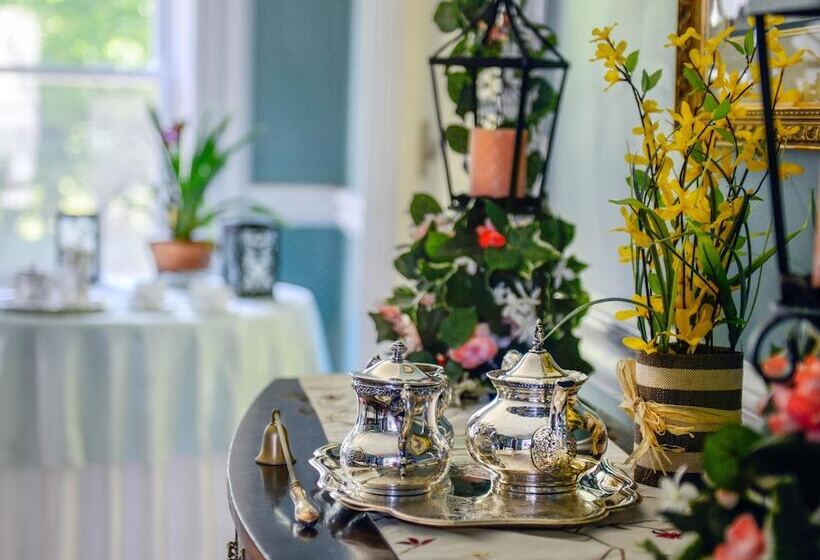 ベッドアンドブレックファースト Marble Mansion Inn