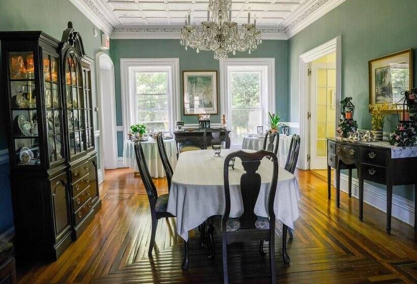 ベッドアンドブレックファースト Marble Mansion Inn