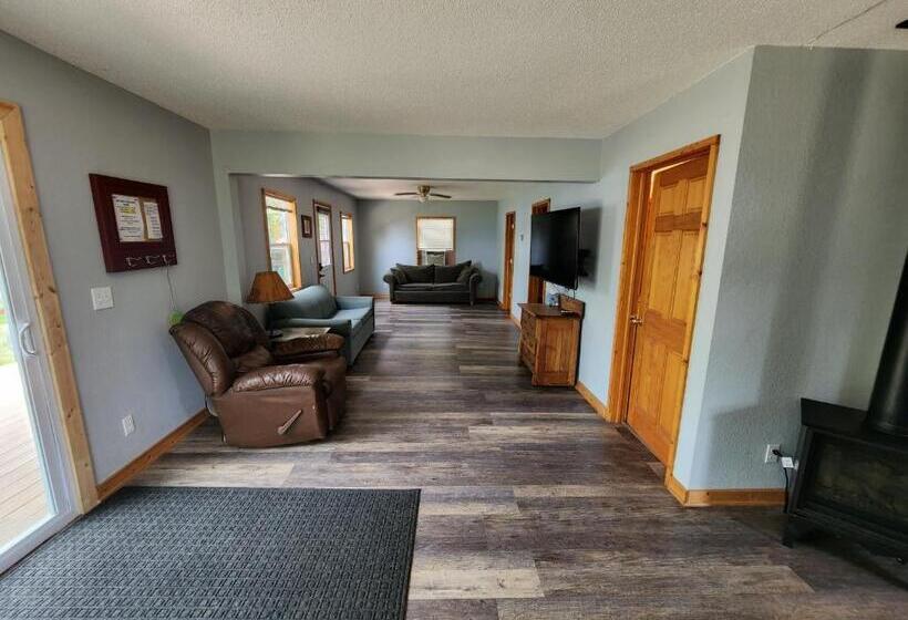Blue Moon Resort & Motel
