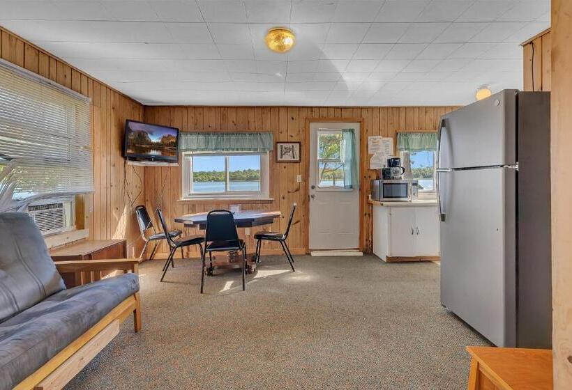 Blue Moon Resort & Motel