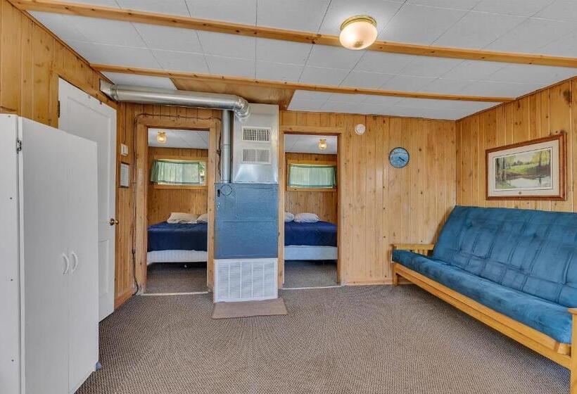 Blue Moon Resort & Motel