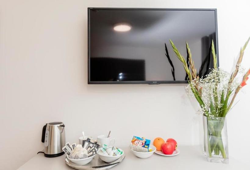 The Dalkeith  By Pillow