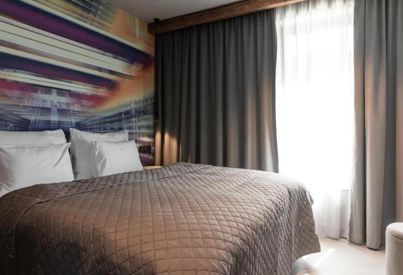 Going Triple A Apartments West