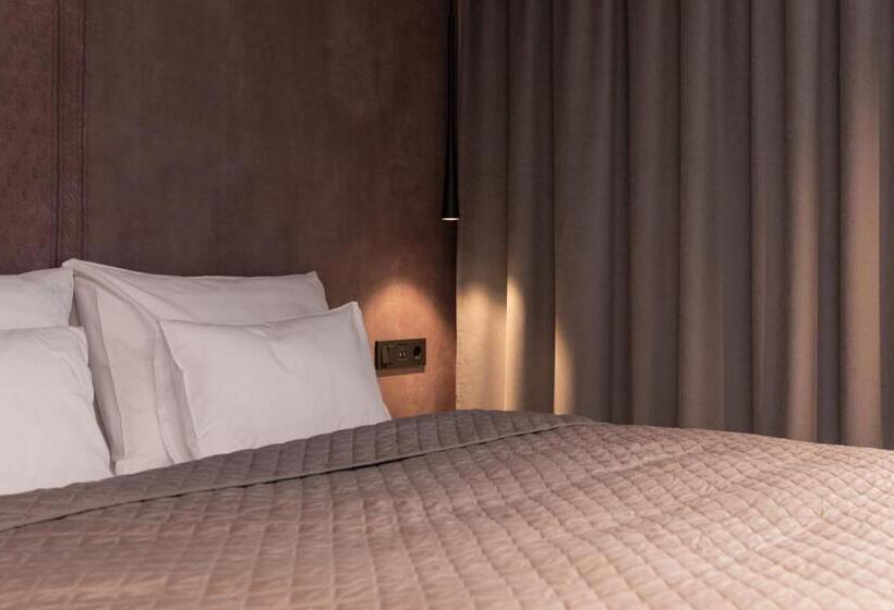 Going Triple A Apartments West