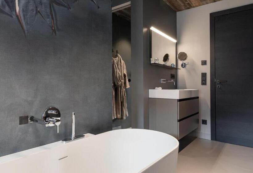 Going Triple A Apartments West